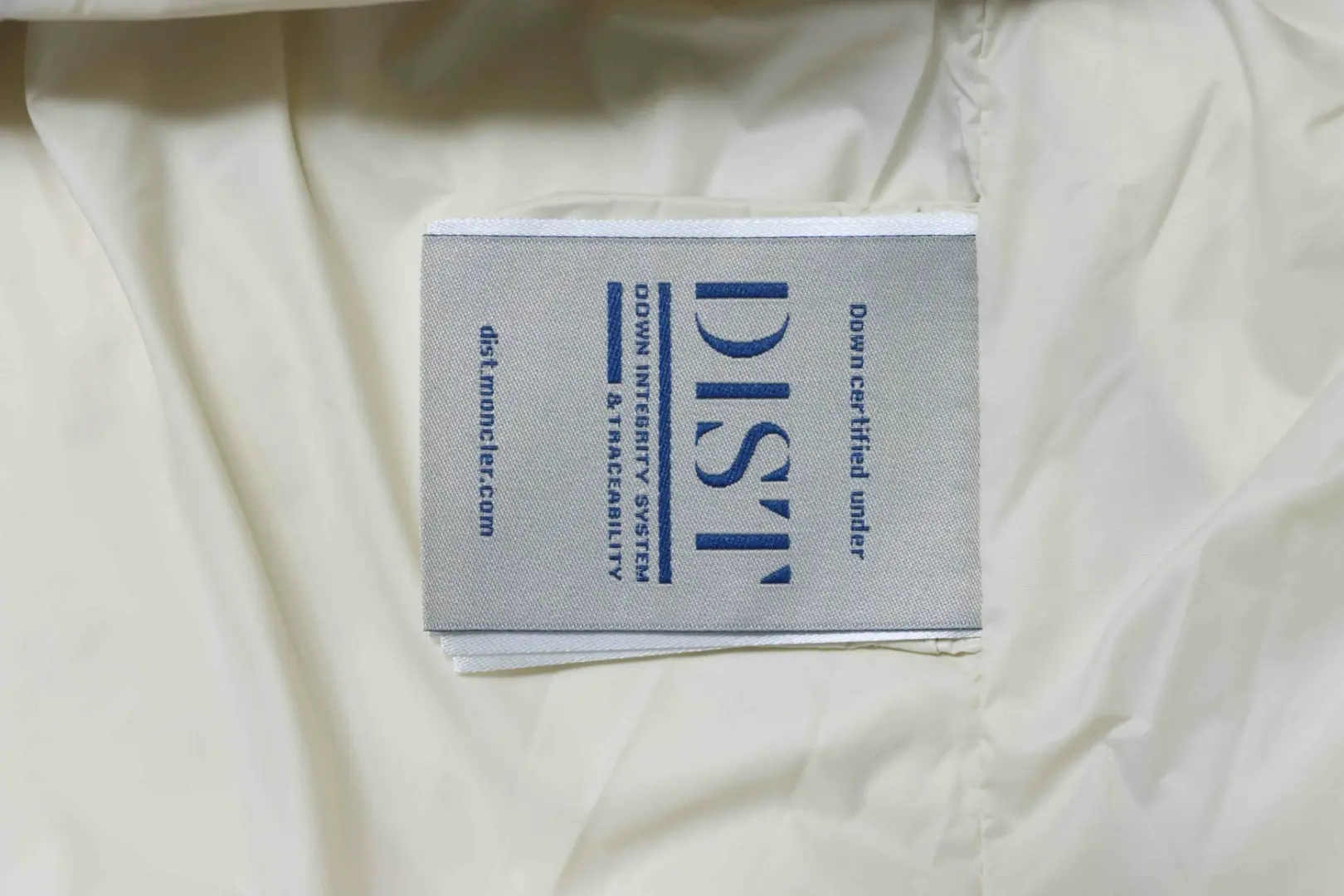 Moncler Serfanto Damen-Kurzdaunenjacke mit Kapuze – Bild 8