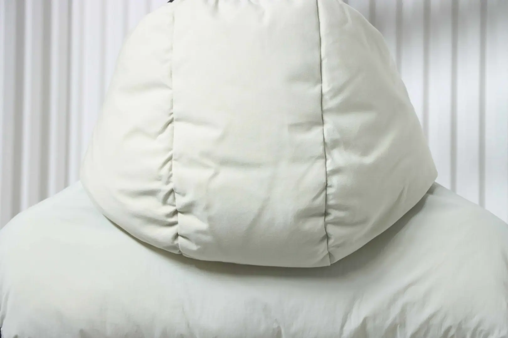 Moncler Silikon-Patch-Daunenweste – Bild 4