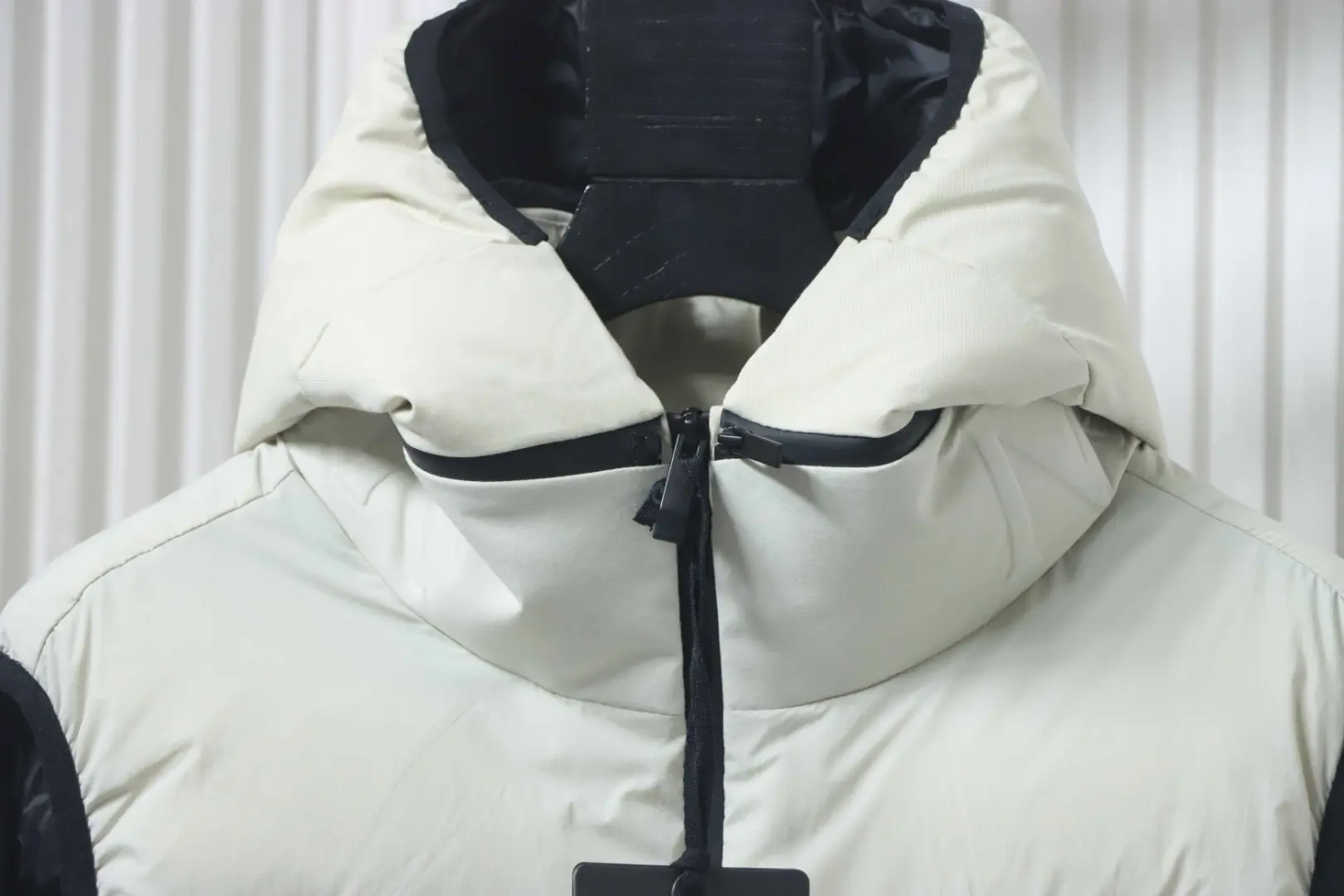 Moncler Silikon-Patch-Daunenweste – Bild 3