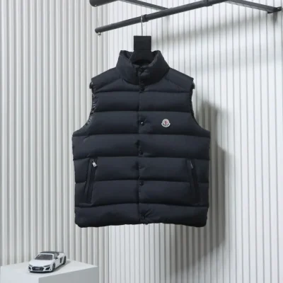 Moncler-Weste mit mattem Logo