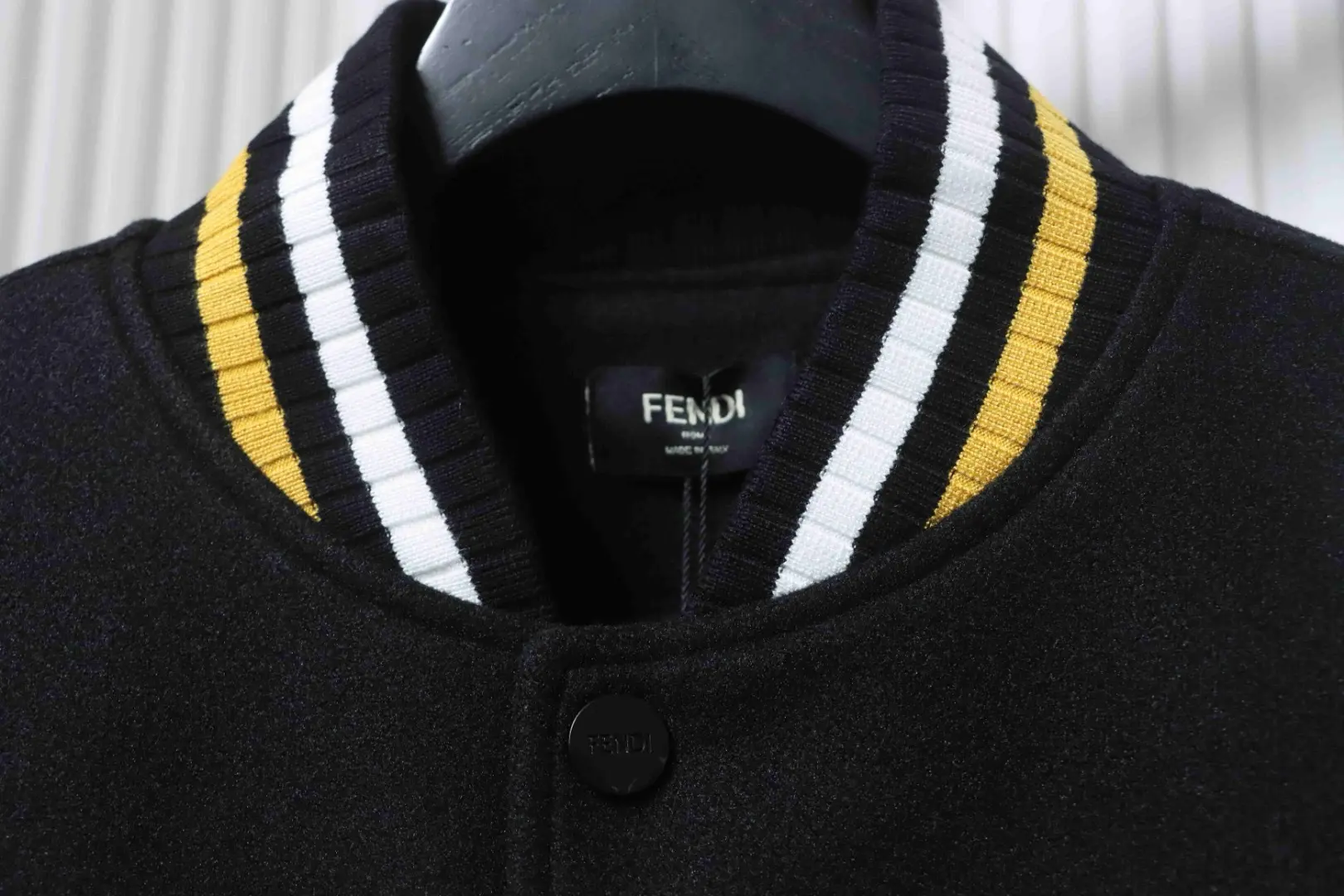 Monsteraugen-Baseballjacke – Bild 3