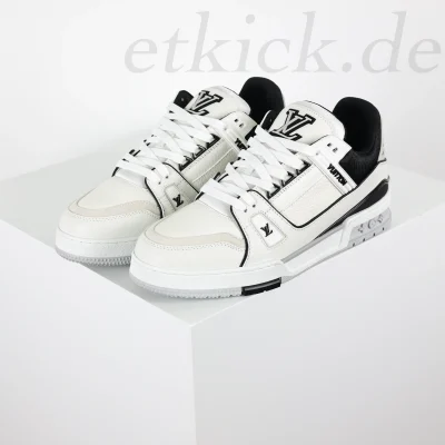 Niedrige Sneaker in Blau und Weiß