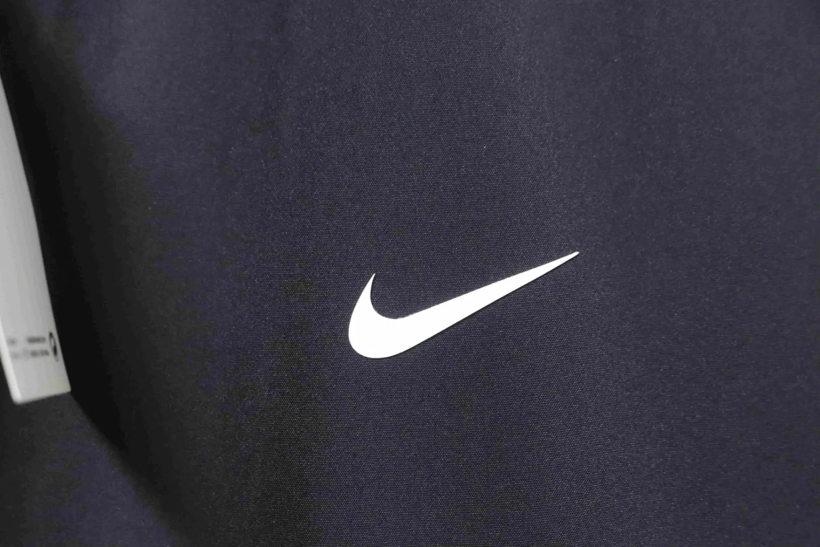 Nike Daunenjacke mit kleinem Logo – Bild 6