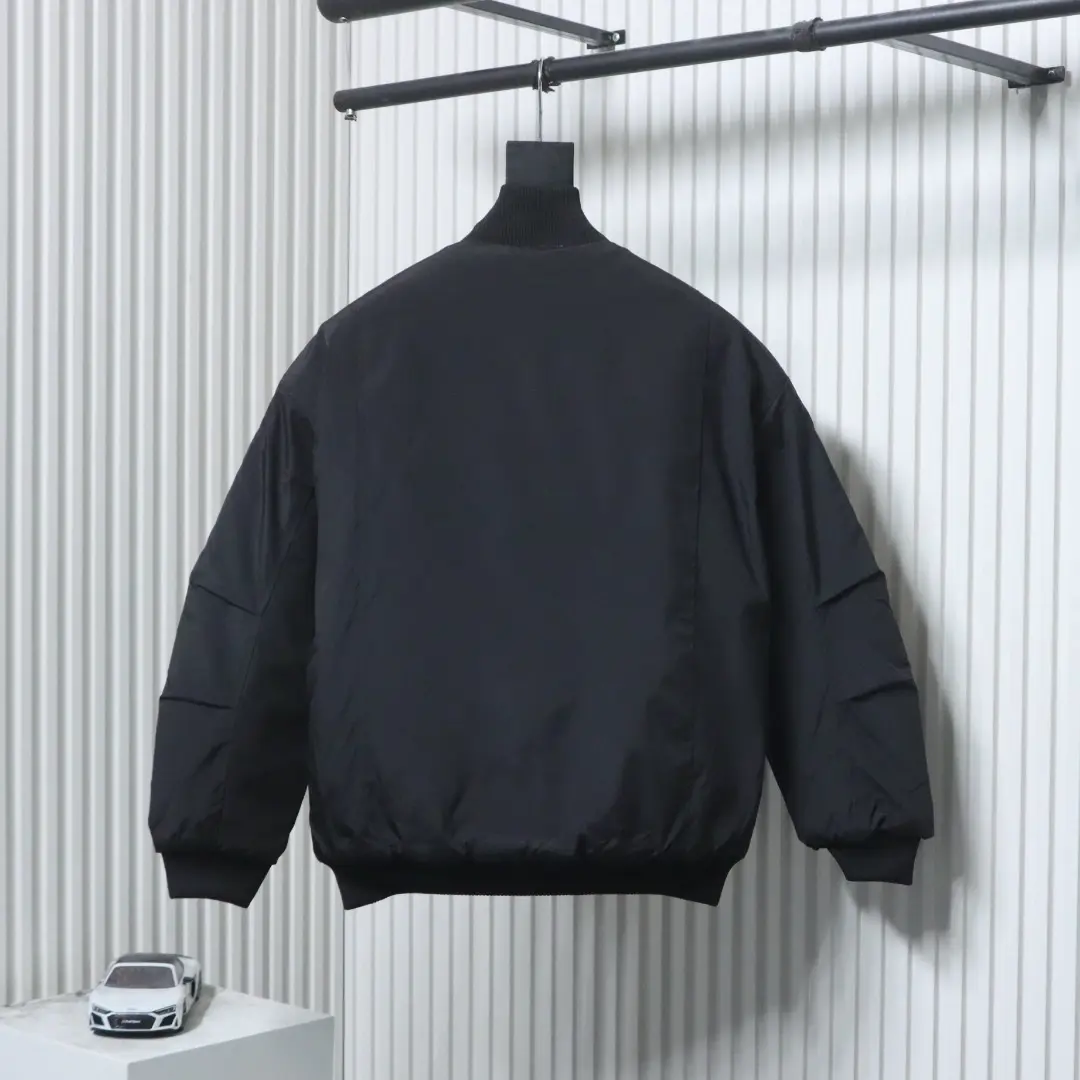 Nike Daunenjacke mit kleinem Logo – Bild 2