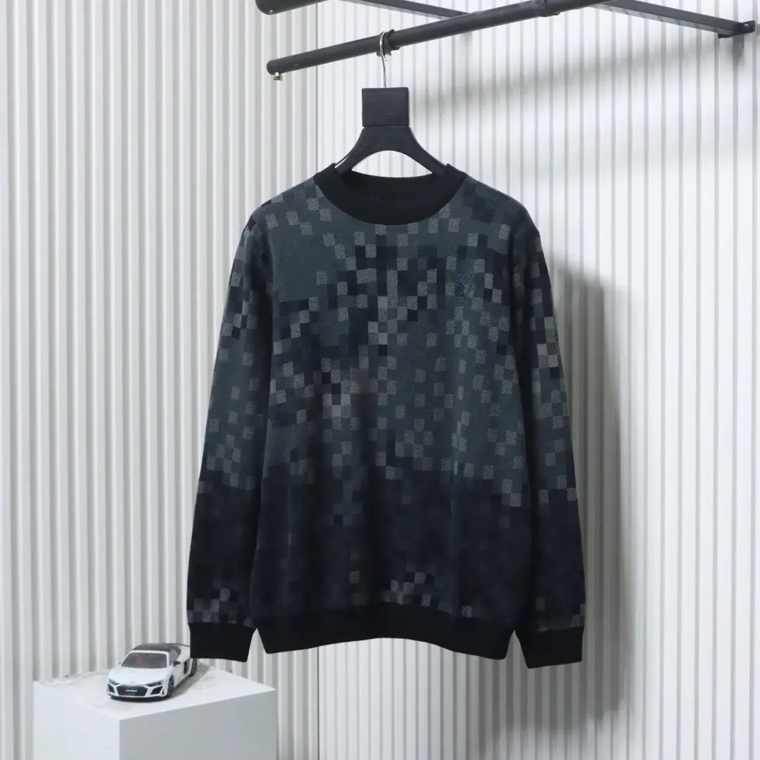 Pullover mit Mosaikmuster und Rundhalsausschnitt und Rückennieten – Bild 14