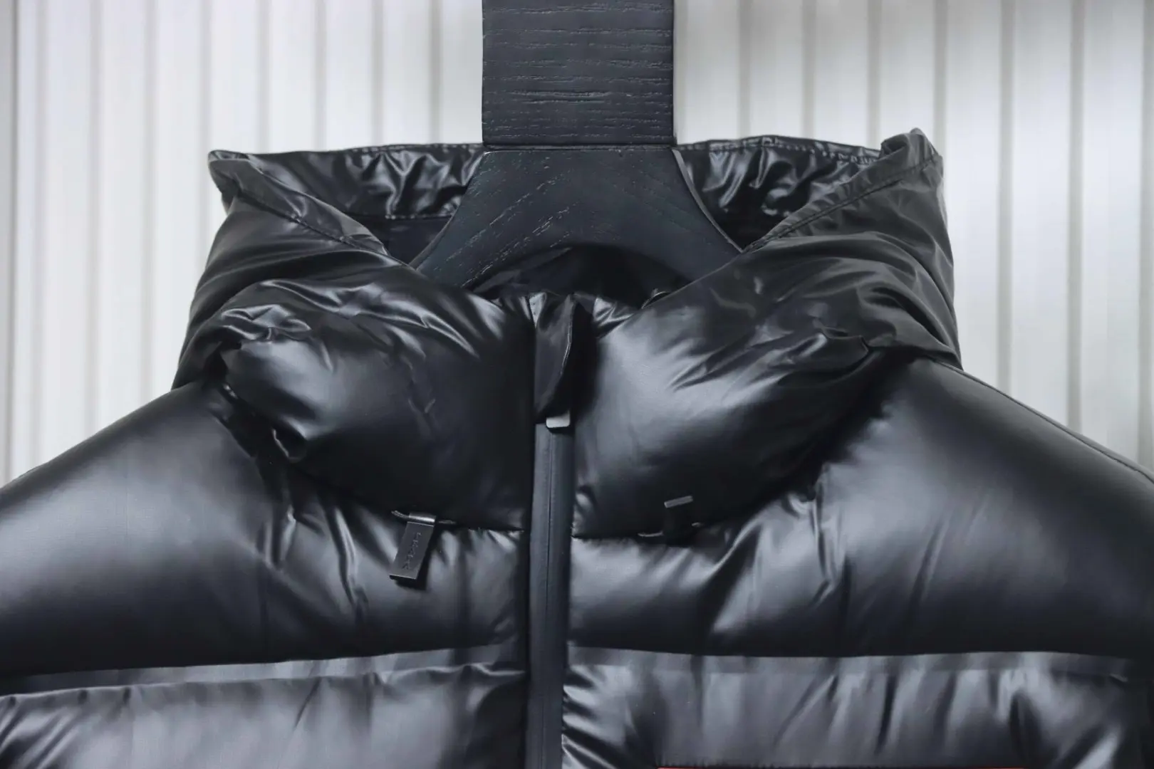 Rot gestreifte Daunenjacke S–XXL – Bild 3