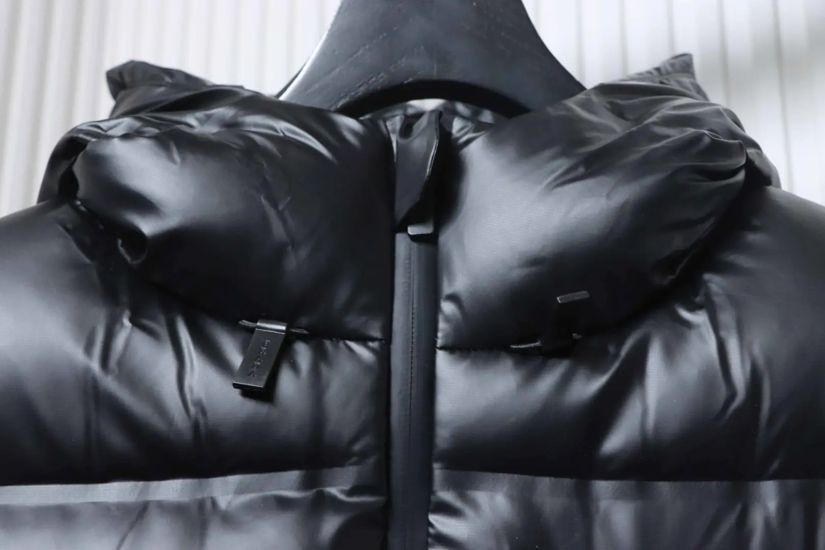 Rot gestreifte Daunenjacke S–XXL – Bild 5