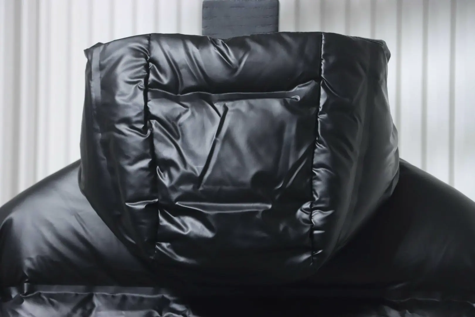 Rot gestreifte Daunenjacke S–XXL – Bild 4