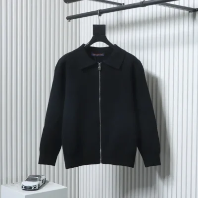 Strickjacke mit geprägtem Buchstabenreißverschluss und Strickkragen, schwarz