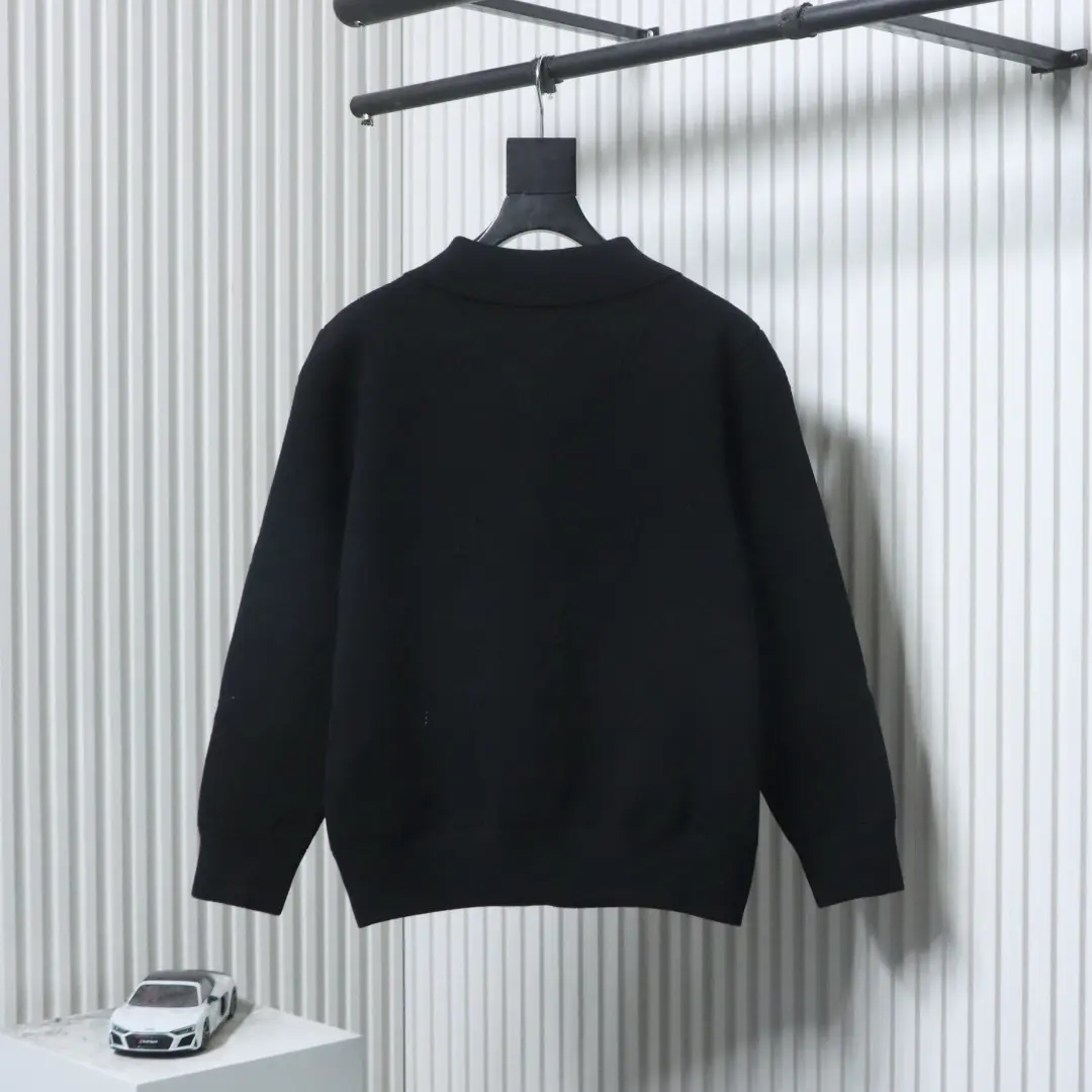 Strickjacke mit geprägtem Buchstabenreißverschluss und Strickkragen, schwarz – Bild 2