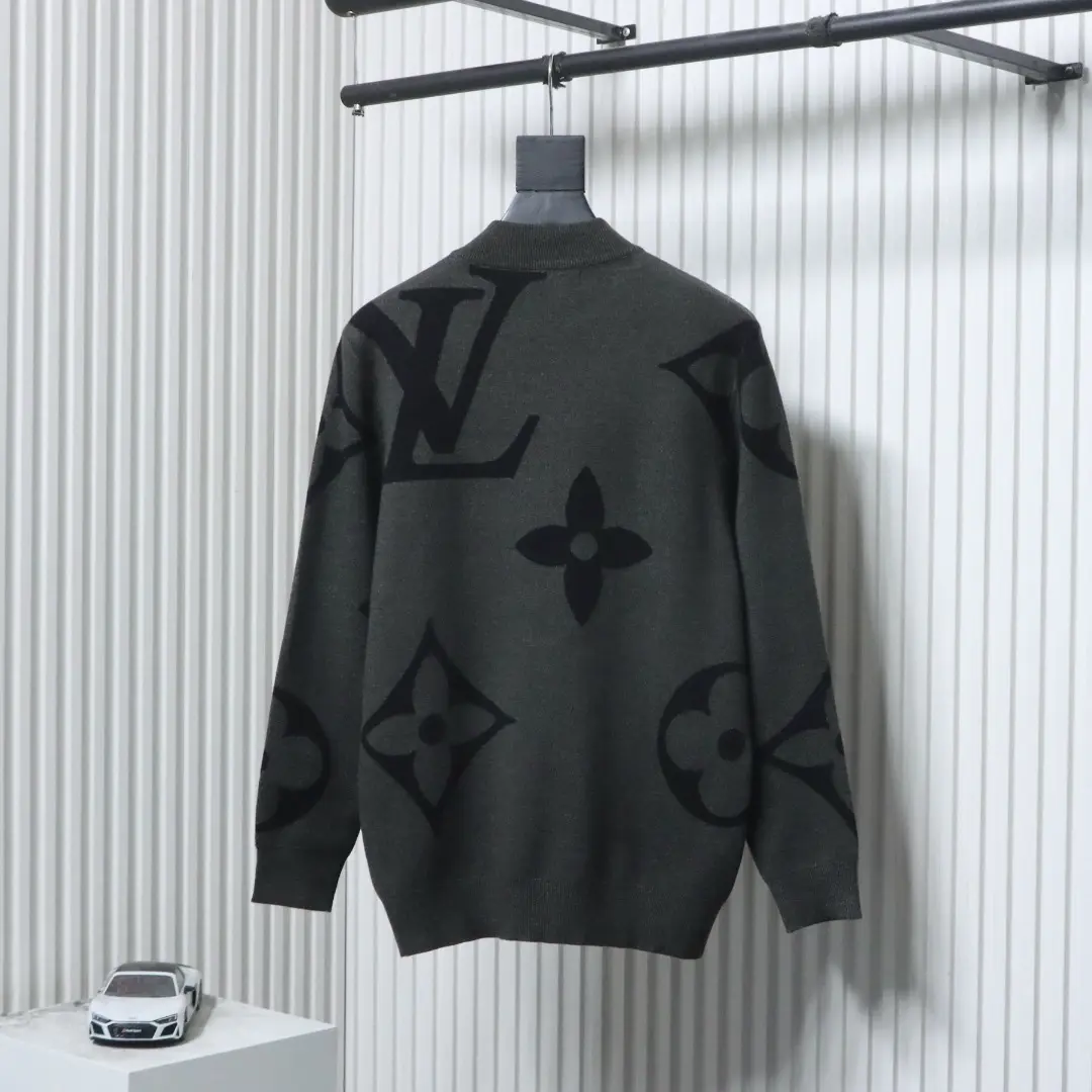 Strickpullover mit großem Monogramm-Logo und halbem Reißverschluss XXL – Bild 2