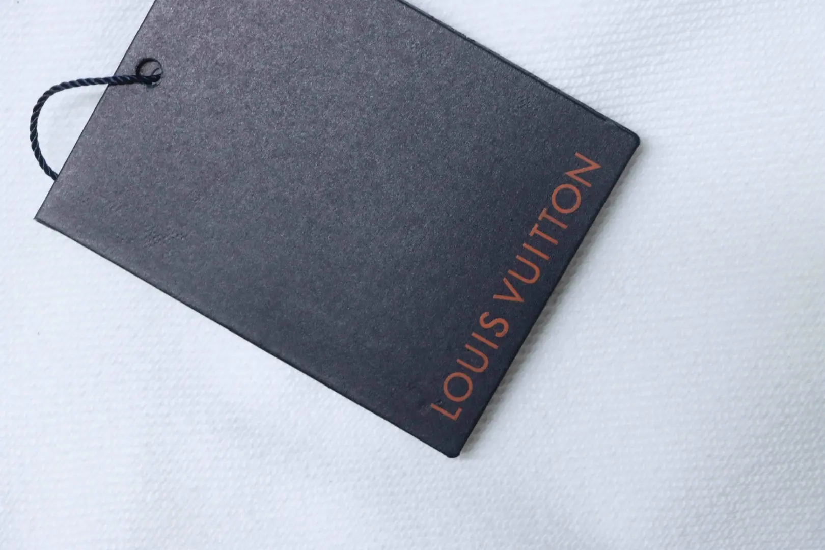 Sweatshirt mit Sonnenblumenstickerei und Rundhalsausschnitt – Bild 9