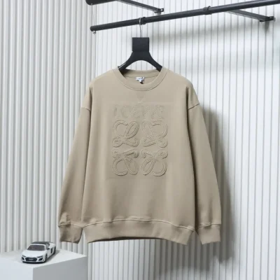 Sweatshirt mit farblich abgesetztem, gestricktem Totem-Logo-Patch und Stickerei