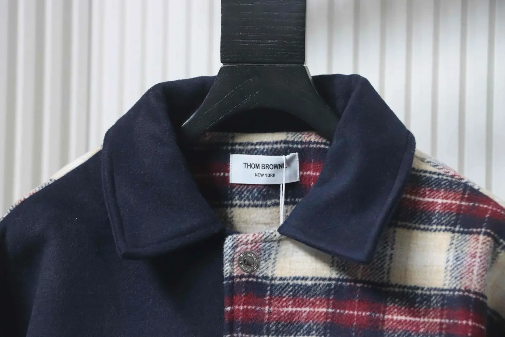 TB-Baseballjacke mit Patchwork-Karomuster und vier Streifen – Bild 3