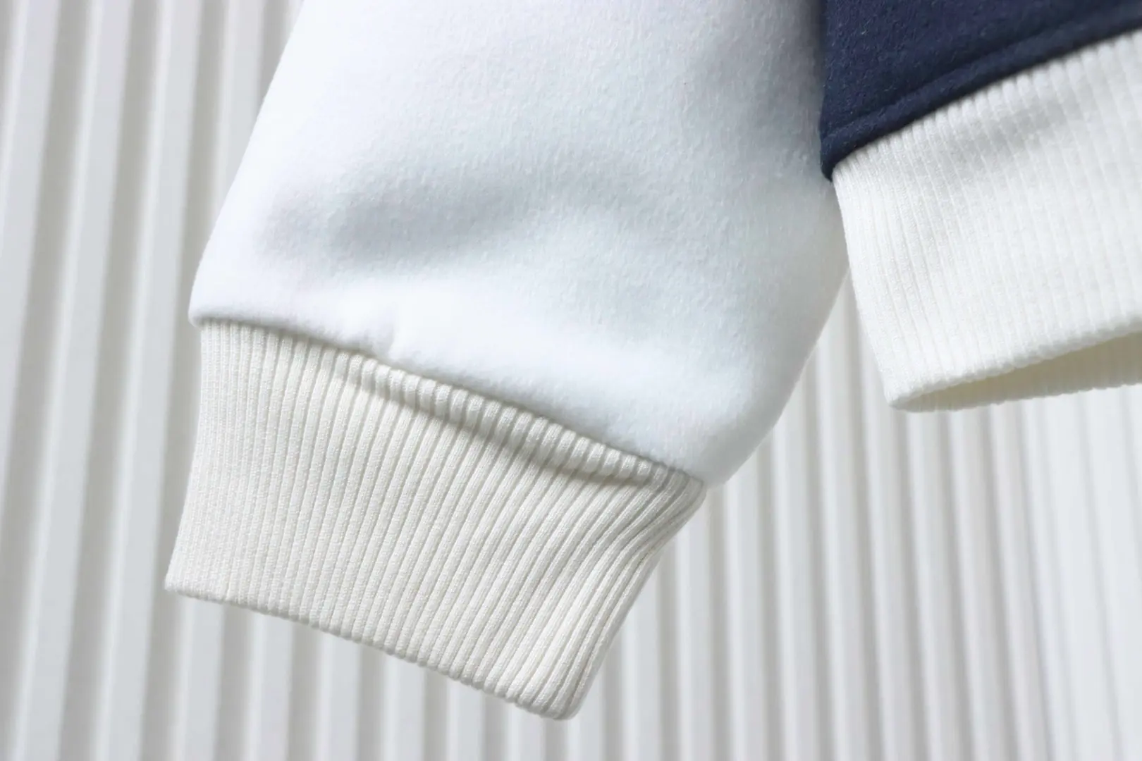 TB-Baseballjacke mit Patchwork-Karomuster und vier Streifen – Bild 9