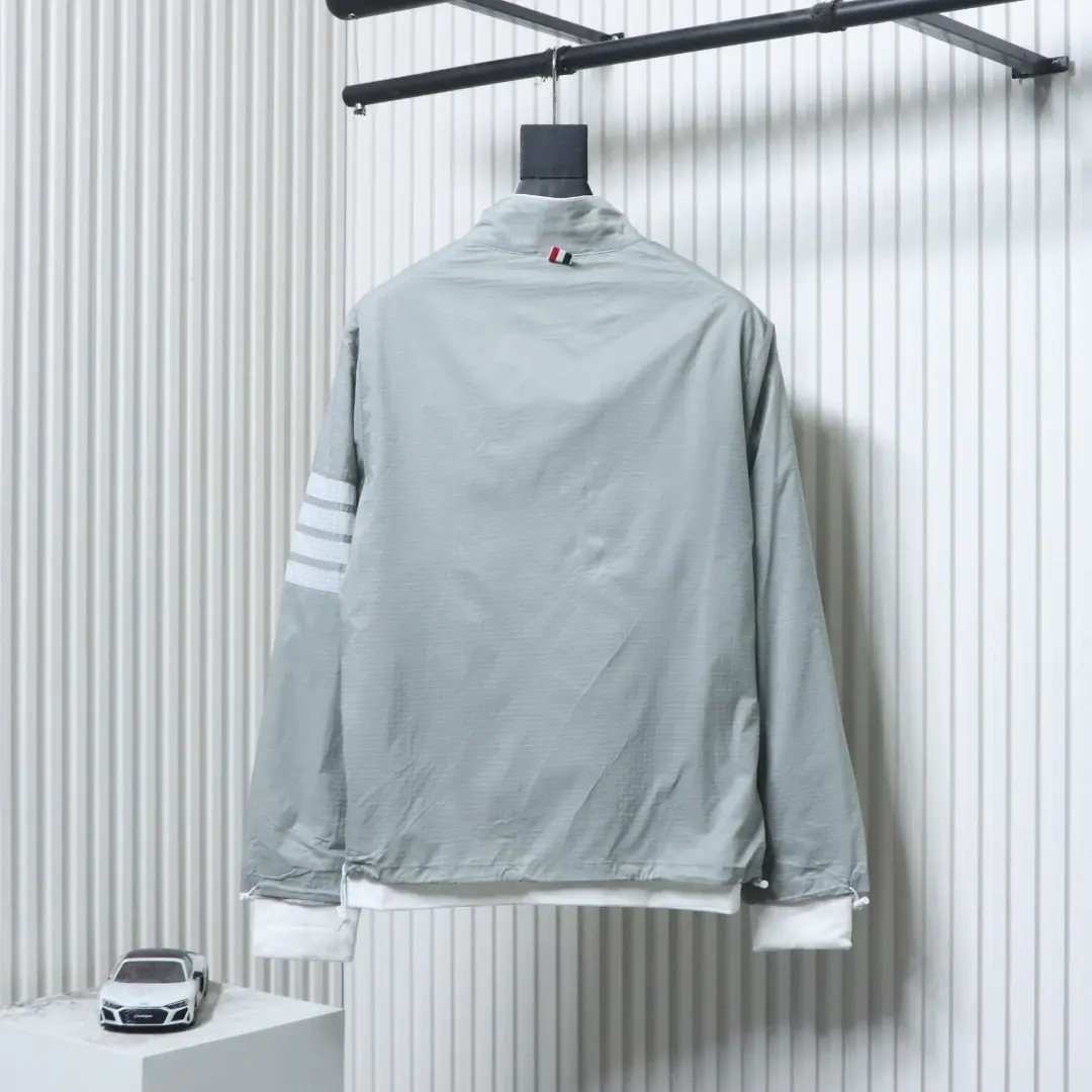 TB Doppellagige Freizeitjacke mit vierfach gewebtem Stehkragen – Bild 2