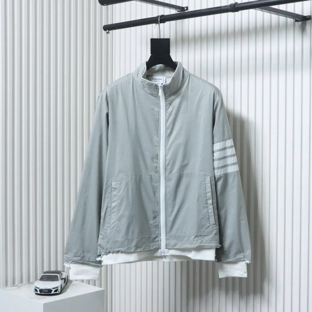 TB Doppellagige Freizeitjacke mit vierfach gewebtem Stehkragen