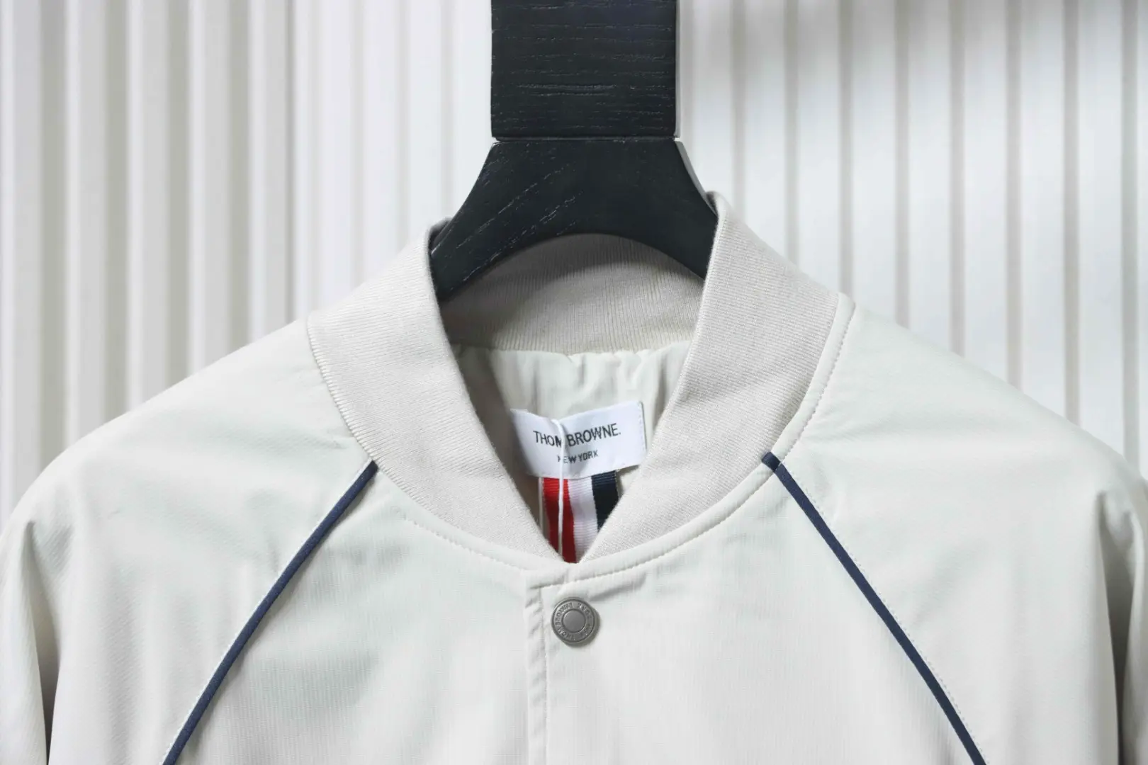 Tom Brown Baseballjacke mit vier Streifen – Bild 3