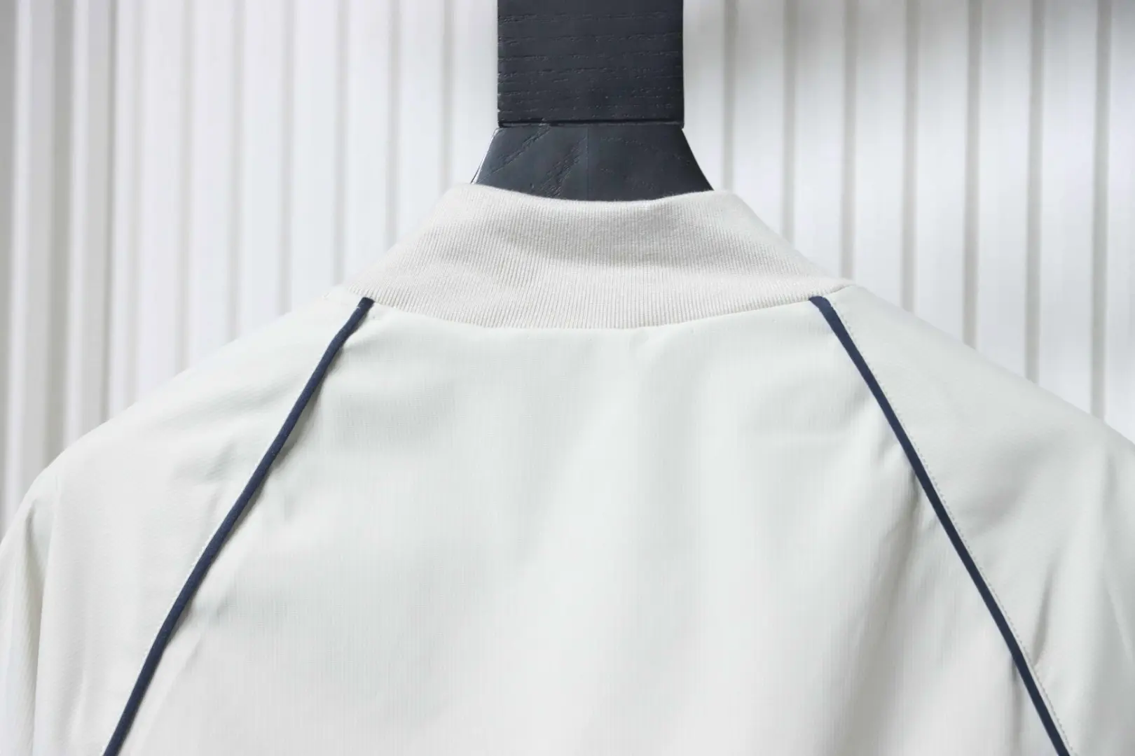 Tom Brown Baseballjacke mit vier Streifen – Bild 9