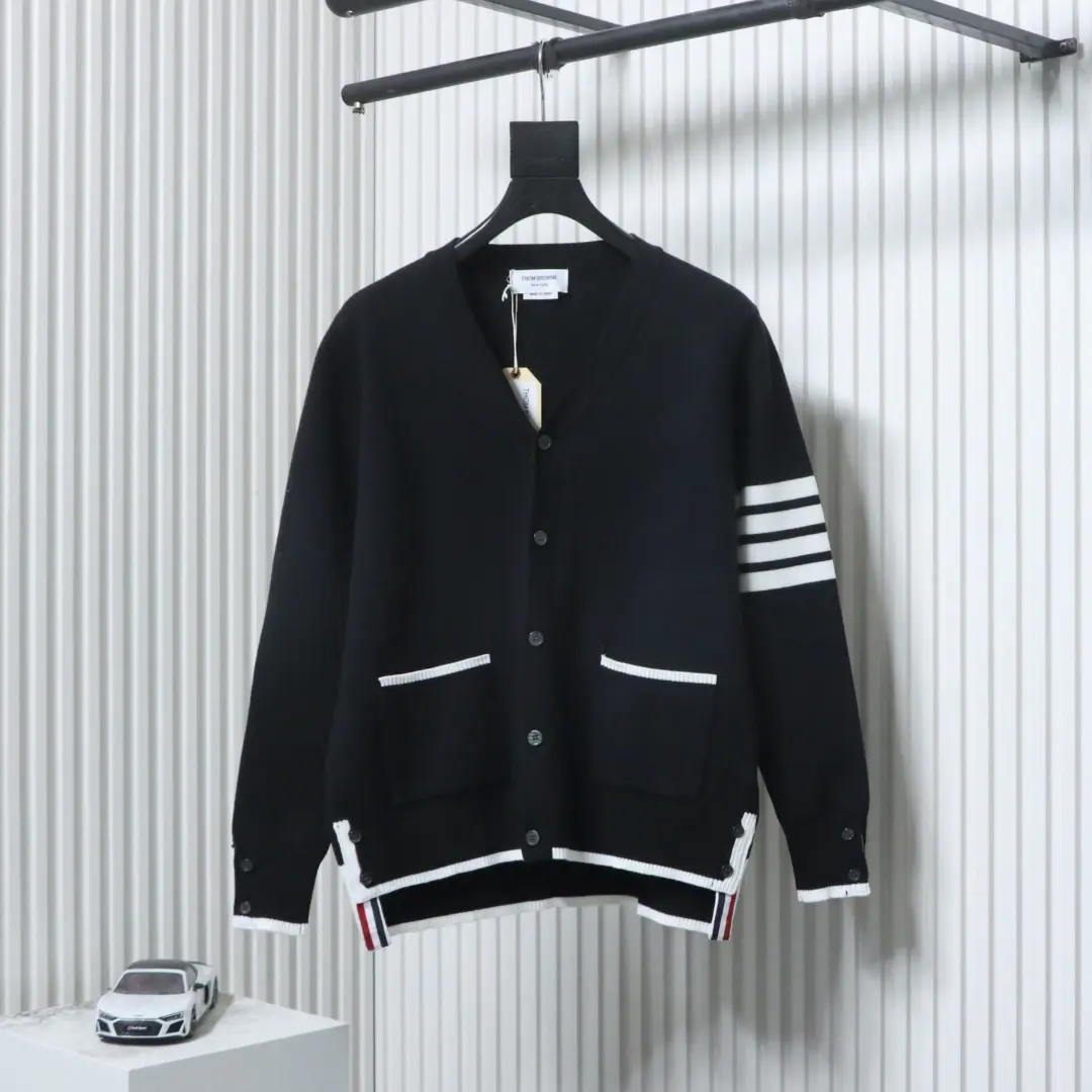 Tom Brown Wollstrickjacke, vorne kürzer und hinten länger – Bild 12