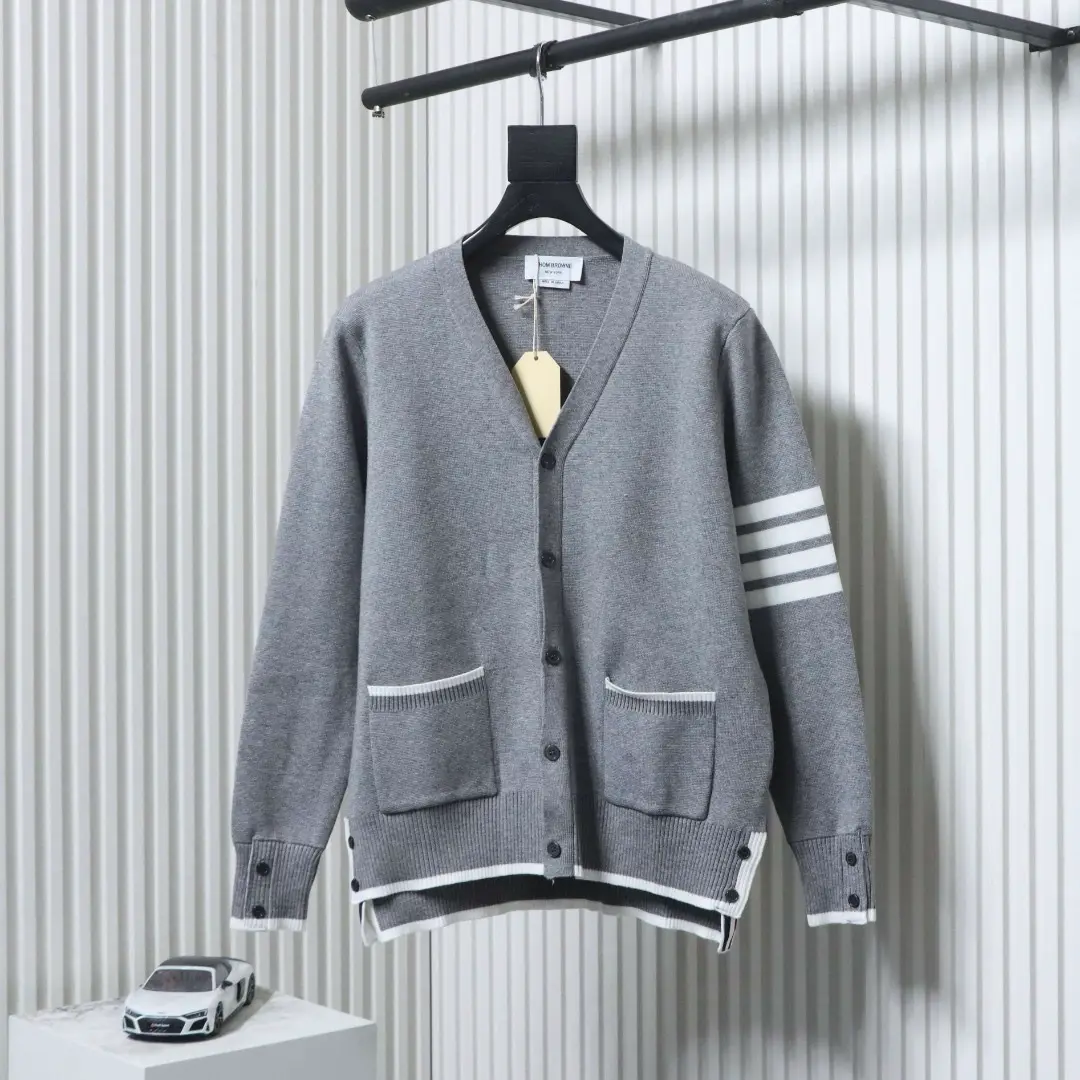 Tom Brown Wollstrickjacke, vorne kürzer und hinten länger – Bild 16