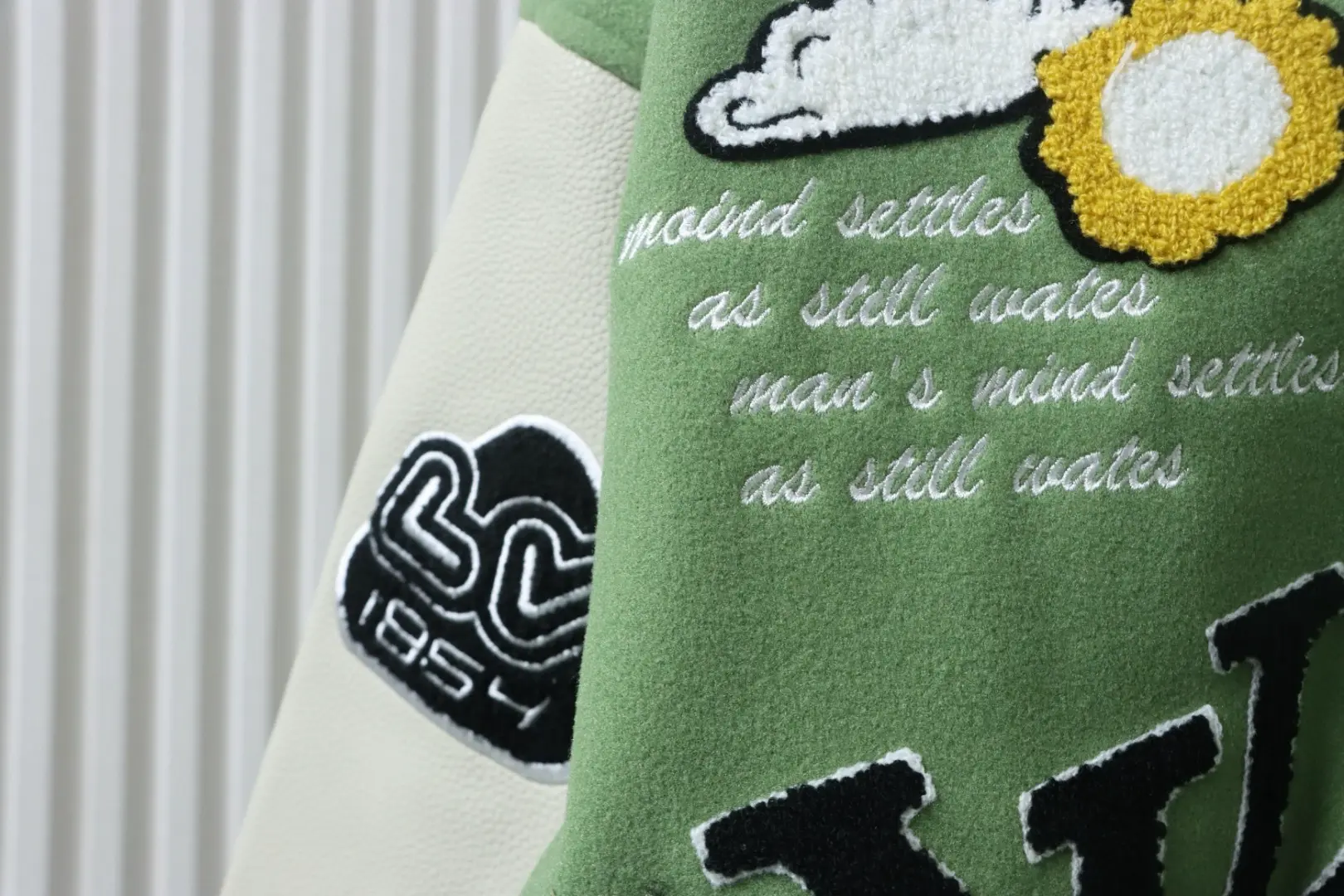 Zhang Zai bestickte Patchwork-Baseballjacke – Bild 8