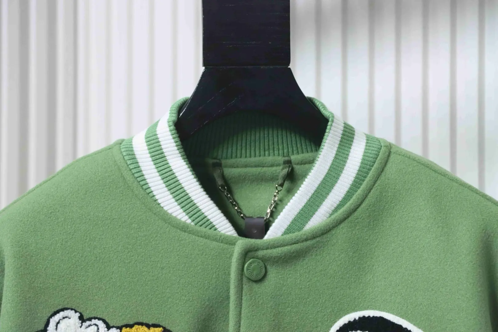 Zhang Zai bestickte Patchwork-Baseballjacke – Bild 3