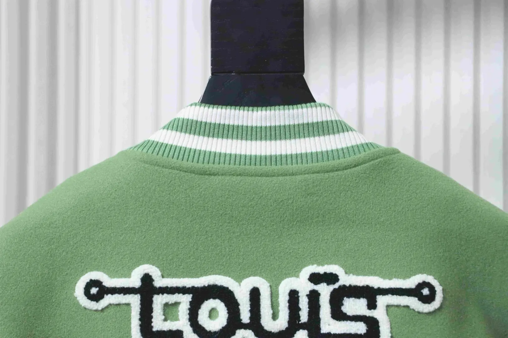 Zhang Zai bestickte Patchwork-Baseballjacke – Bild 4