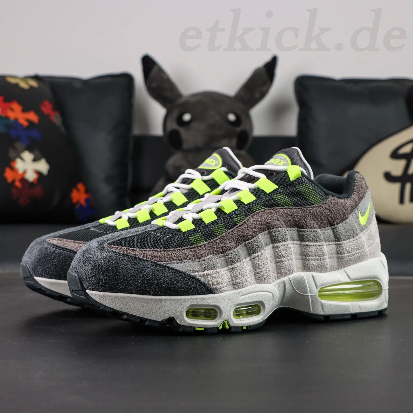 Air Max 95 Big Bubble OG „Reverse Neon“ in Schwarz und Grau – Bild 4