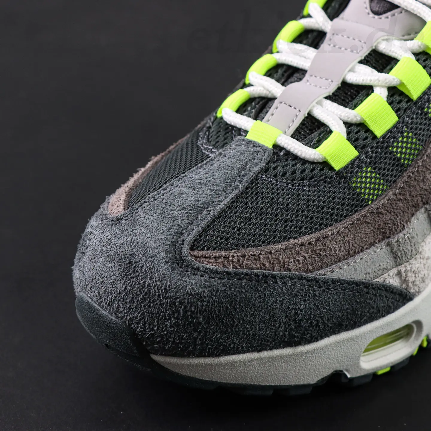 Air Max 95 Big Bubble OG „Reverse Neon“ in Schwarz und Grau – Bild 10