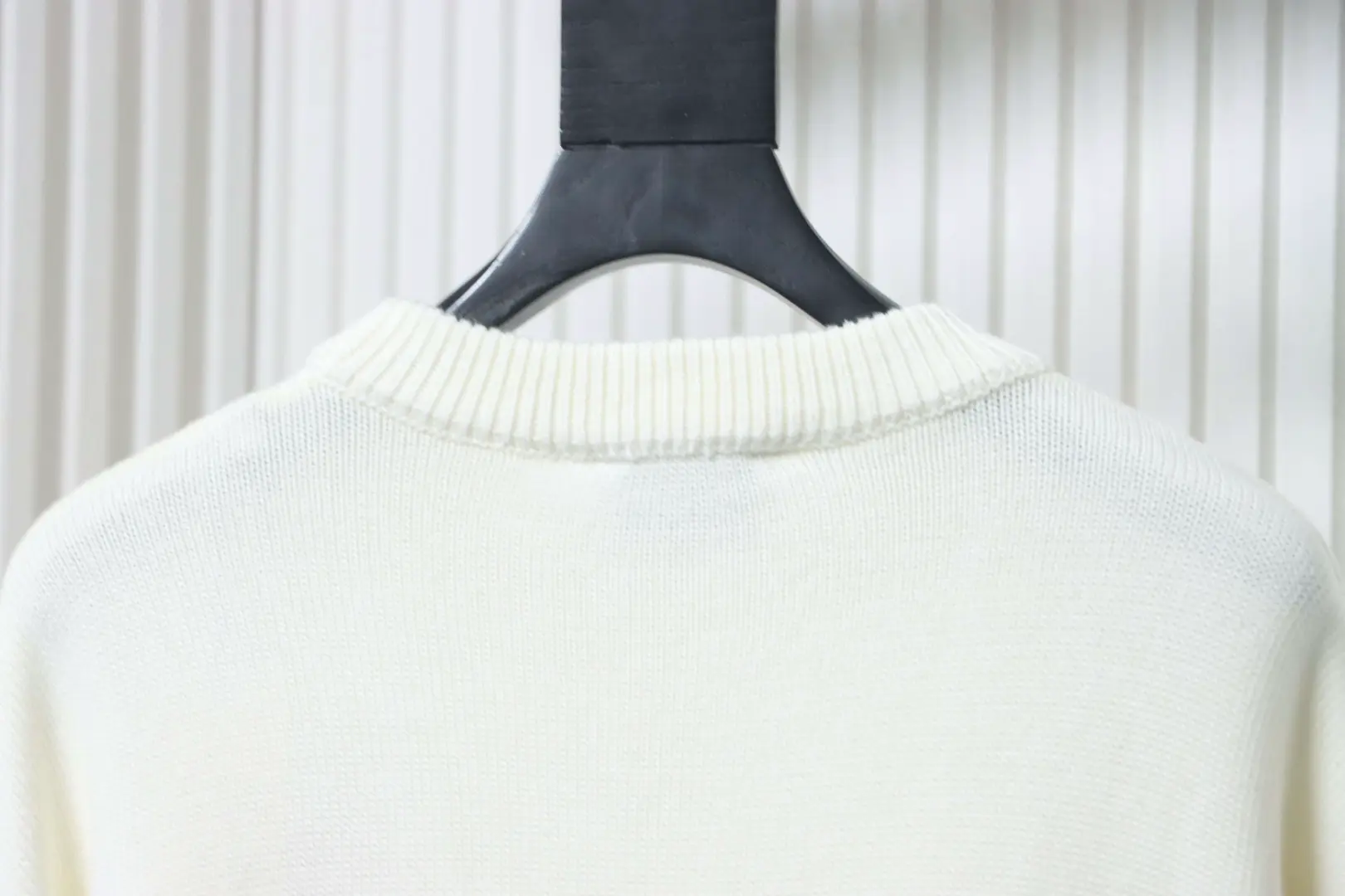 Ami 21Fw Pullover mit gesticktem Herzlogo und Rundhalsausschnitt – Bild 10