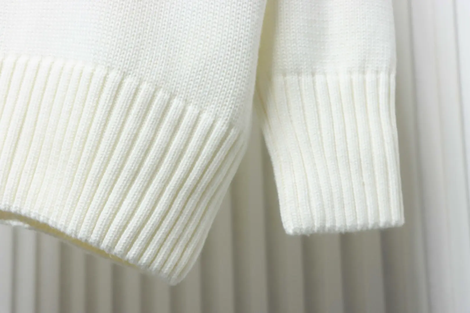 Ami 21Fw Pullover mit gesticktem Herzlogo und Rundhalsausschnitt – Bild 5