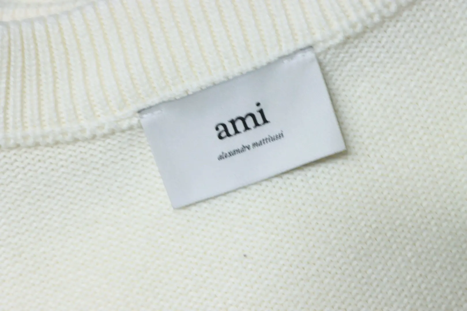 Ami 21Fw Pullover mit gesticktem Herzlogo und Rundhalsausschnitt – Bild 8