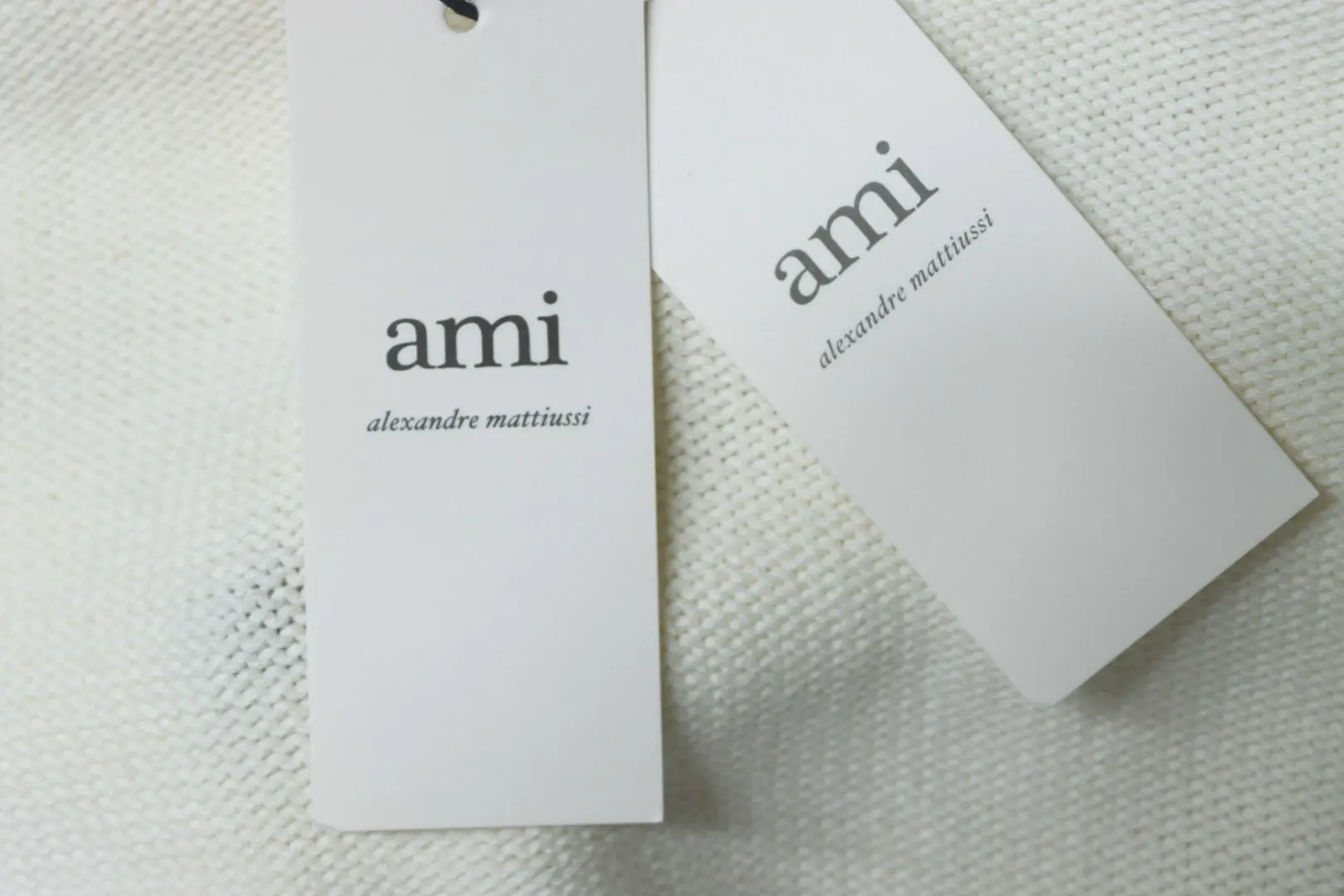 Ami 21Fw Strickjacke mit Herzstickerei und Mikro-Logo – Bild 11