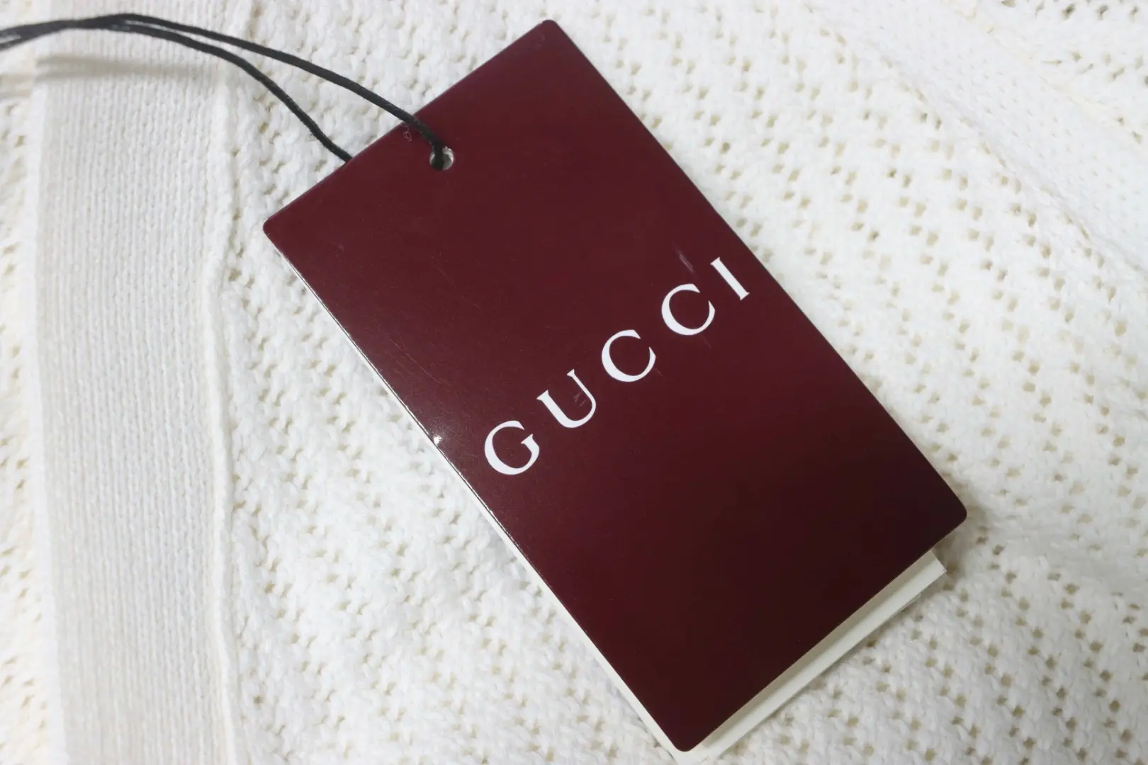 Gestreifte, grob gestrickte Strickjacke mit Saum – Bild 10