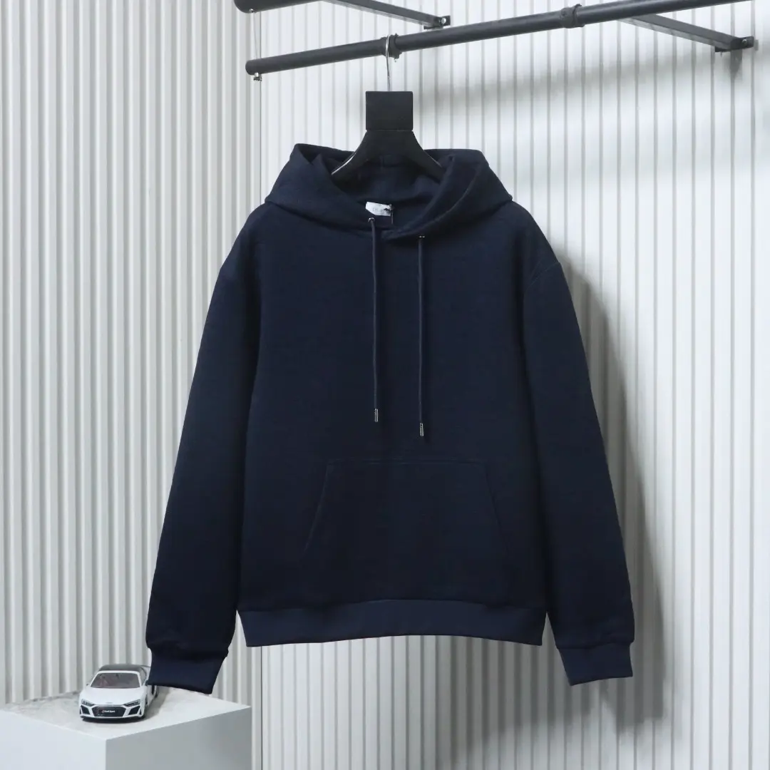 Hoodie mit Monogrammprägung – Bild 12