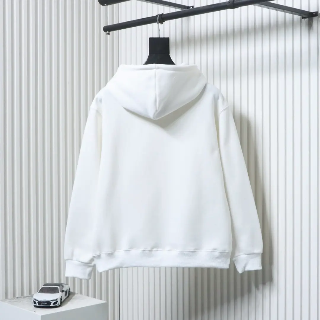 Hoodie mit kleinem Logoaufdruck – Bild 2