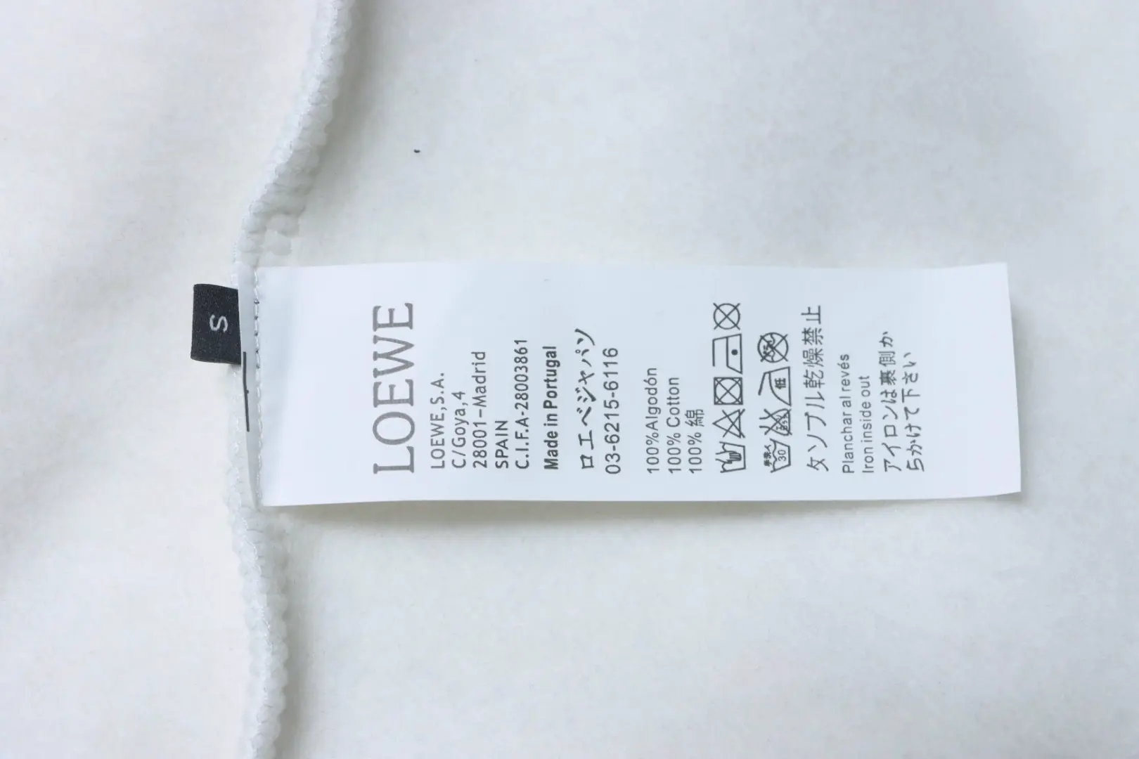 Hoodie mit kleinem Logoaufdruck – Bild 10