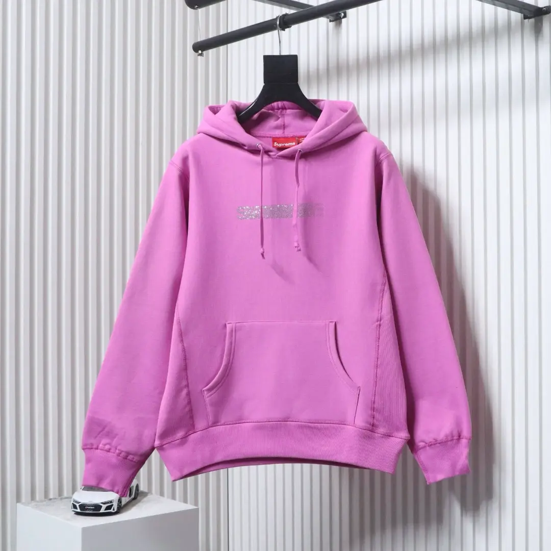 Kapuzenpullover mit Strass-Phantom-Logo