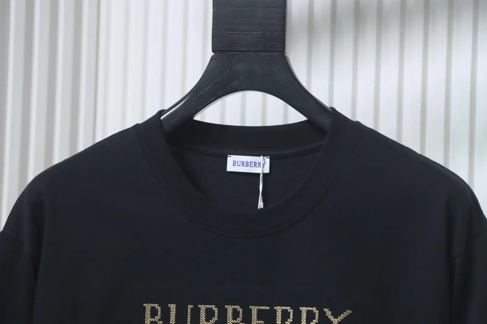 Kariertes Langarmshirt mit Kriegspferde-Muster – Bild 3