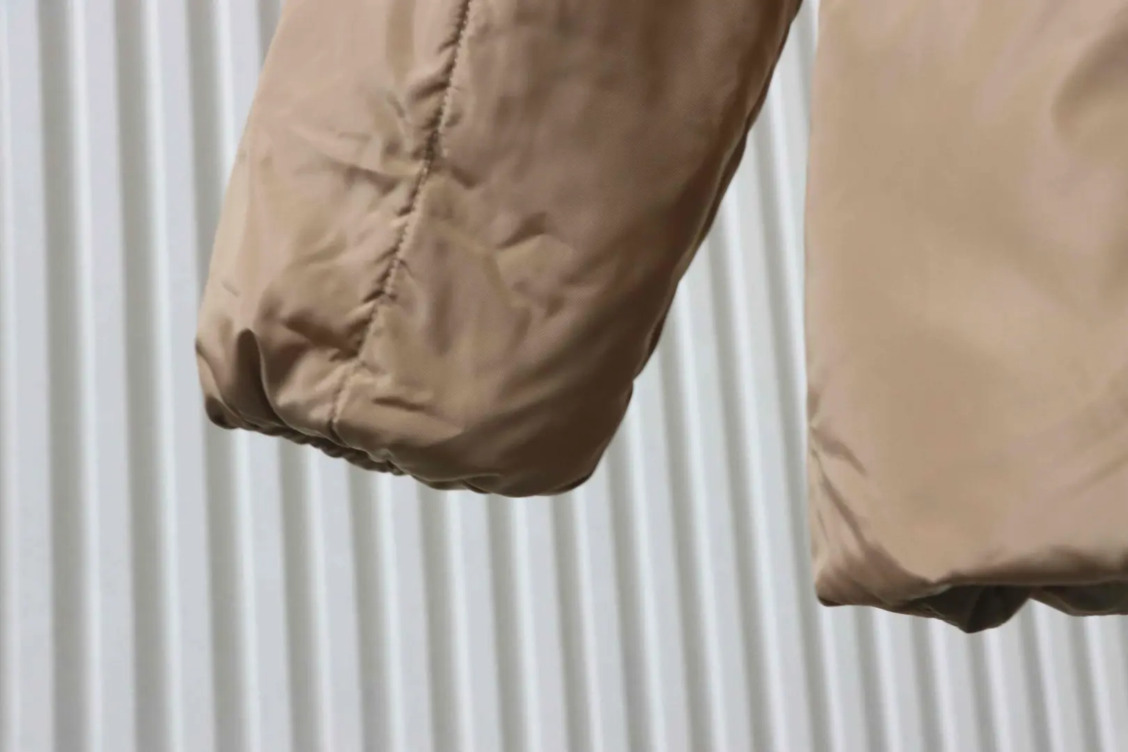 Moncler Agneux Square Stepp-Daunenjacke mit Kapuze – Bild 8