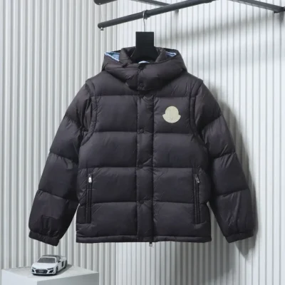 Moncler CYCLONE Daunenjacke mit großem Logo, abnehmbaren Ärmeln und Kapuze