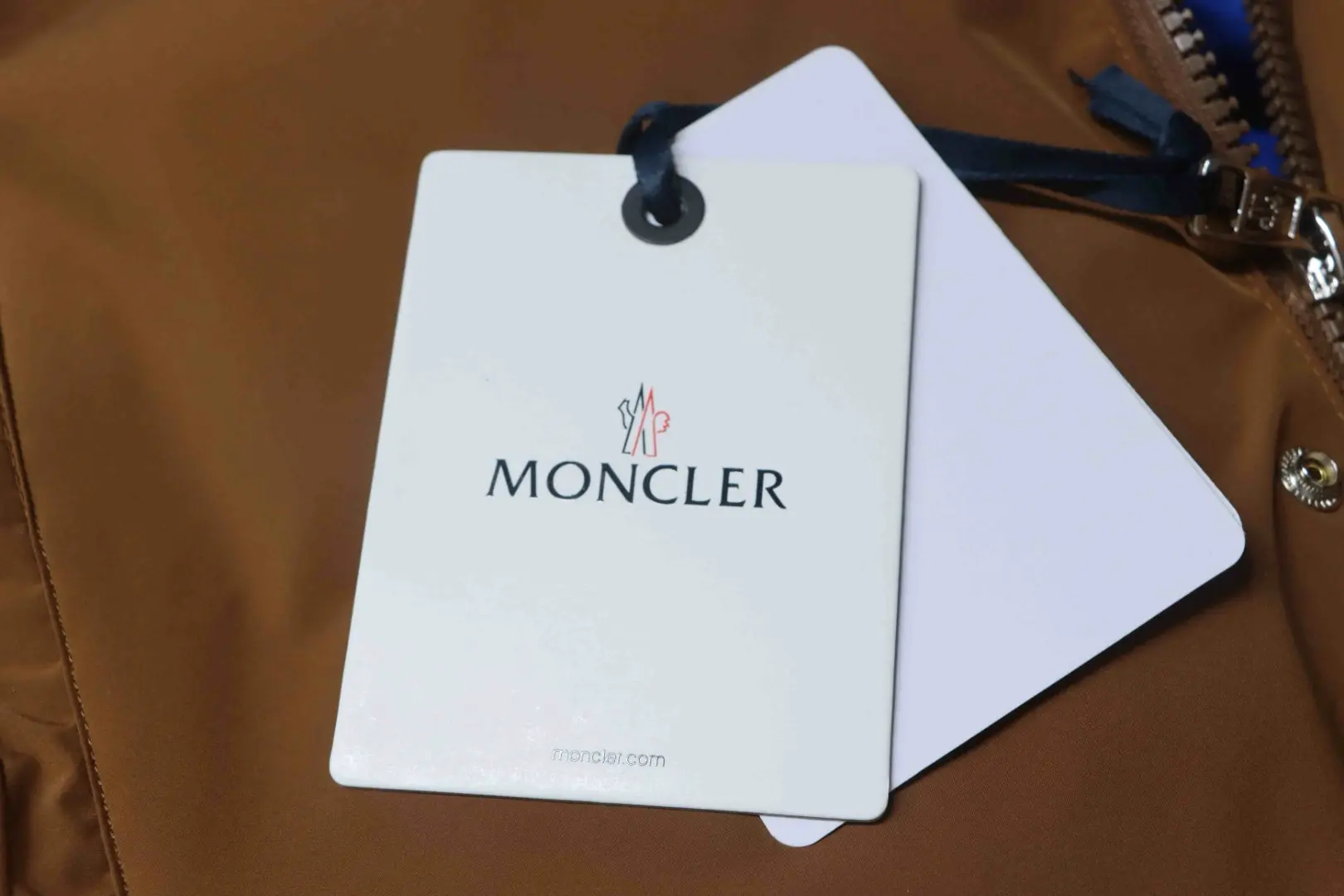 Moncler Epine Daunenjacke mit kurzem Stehkragen – Bild 10