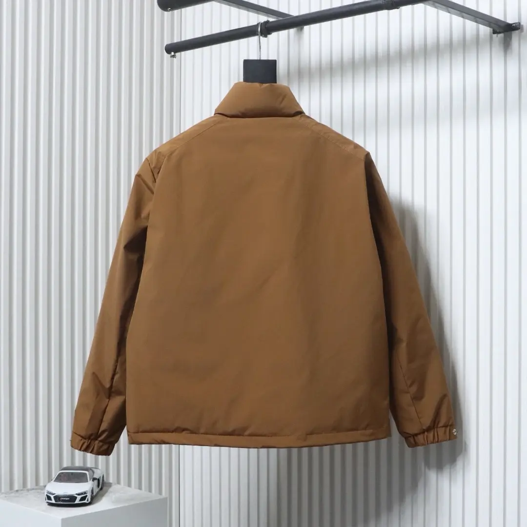 Moncler Epine Daunenjacke mit kurzem Stehkragen – Bild 2