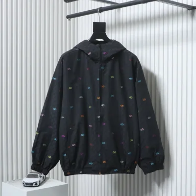 Neue, farbenfrohe Kapuzenjacke aus Jacquard-Canvas mit Patchwork-Muster