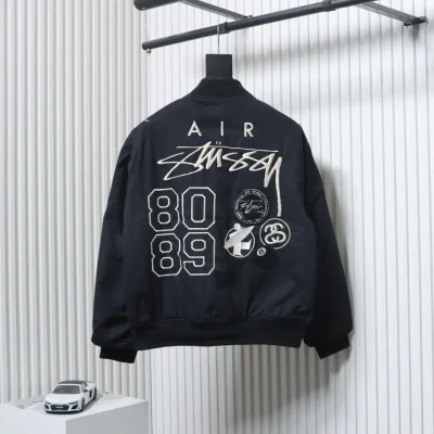Nike x Stussy FW23 Logo-bestickte Wendejacke