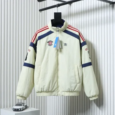 Originals Team Wendbare, wattierte, locker sitzende, warme Wende-Sportjacke