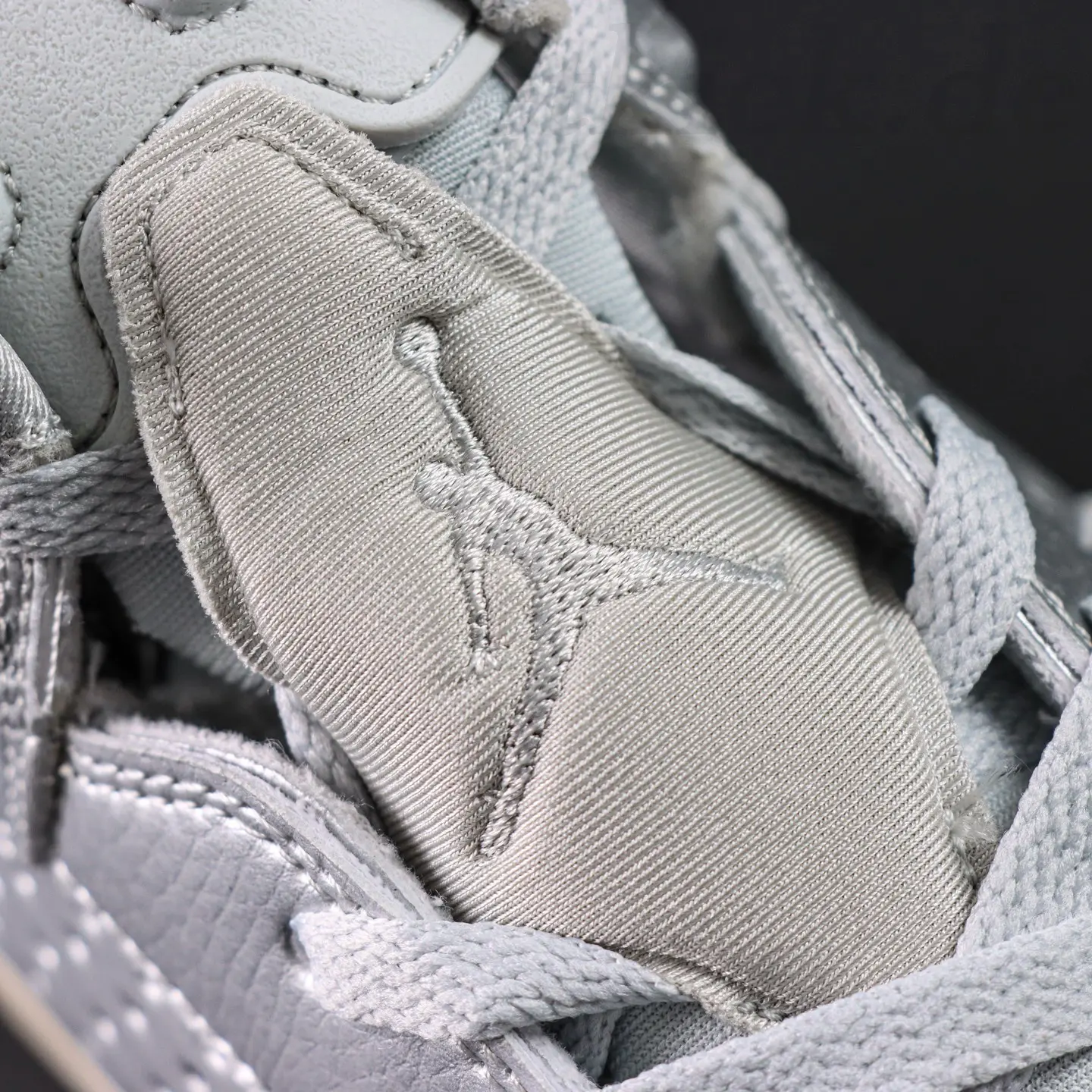 PSG x Jordan Air Jordan 6 PSG 2026 Liquid Silver – Bild 10