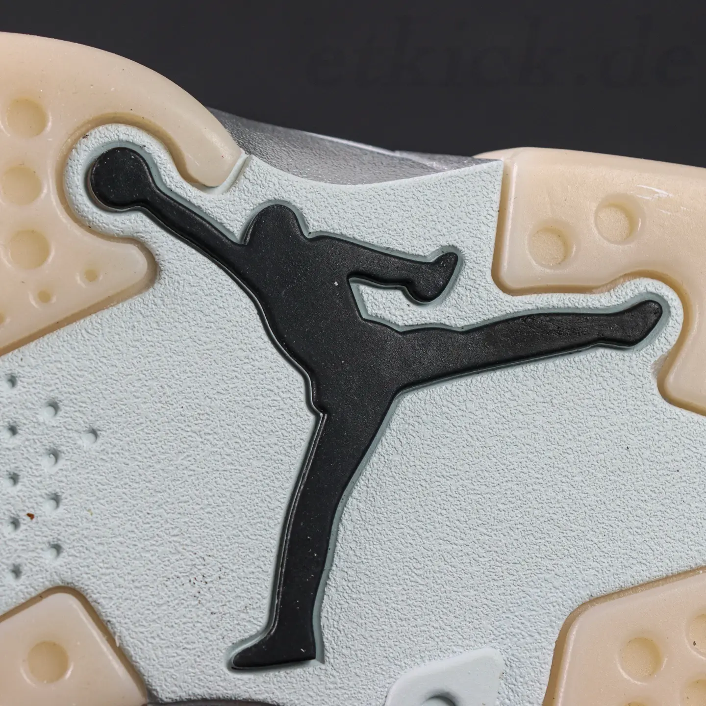PSG x Jordan Air Jordan 6 PSG 2026 Liquid Silver – Bild 11
