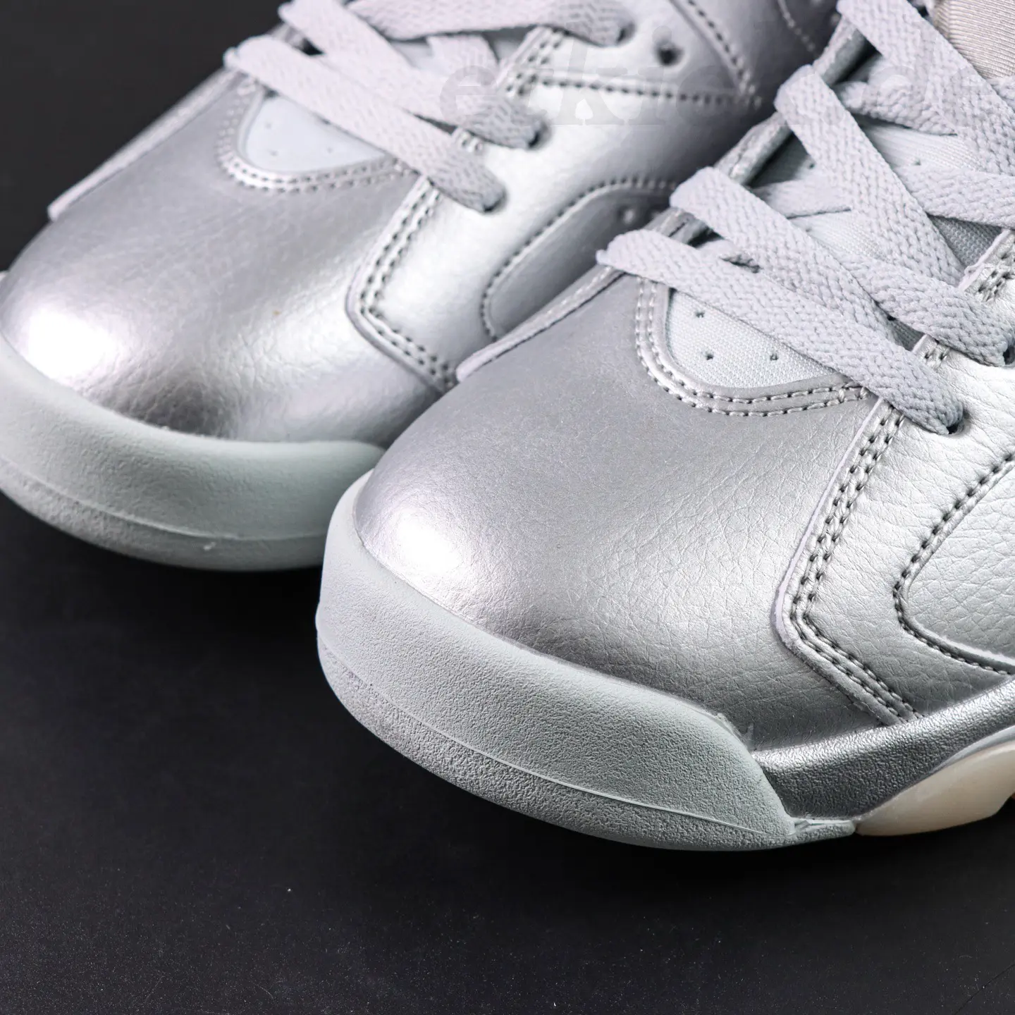 PSG x Jordan Air Jordan 6 PSG 2026 Liquid Silver – Bild 5